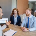 Ugoda z bankiem czy proces w sądzie? – kiedy warto pójść na ugodę, a kiedy walczyć do końca